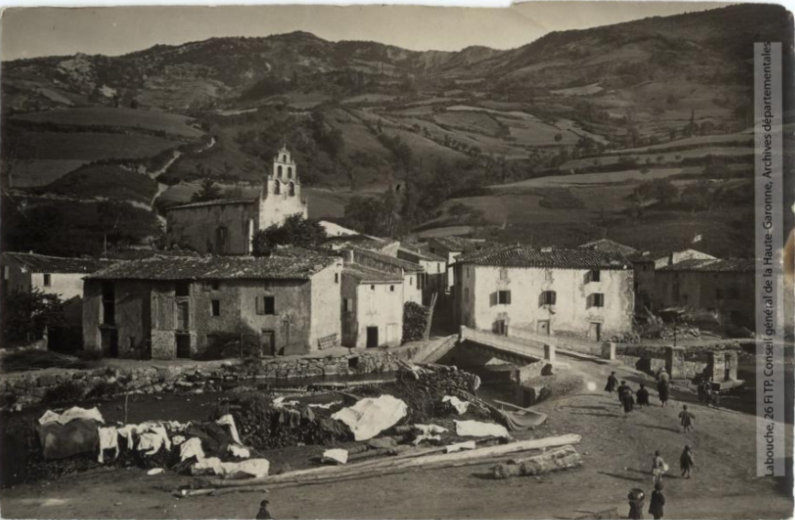 Vallée de l'Aude et environs. 227. La vallée du Rebenty à Marsa / photographie Henri Jansou (1874-1966). - Toulouse : maison Labouche frères, [entre 1900 et 1940]. - Photographie (1900/1940) recto
